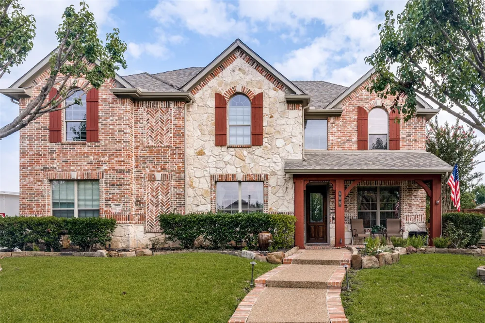 608 Chalk Hill Lane Murphy, TX 75094