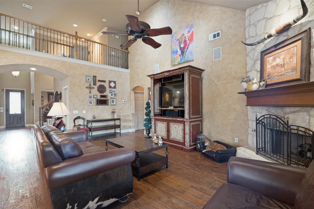 608 Chalk Hill Lane Murphy, TX 75094