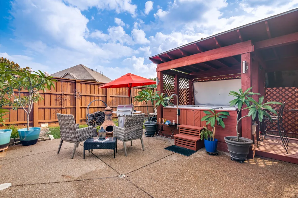 608 Chalk Hill Lane Murphy, TX 75094
