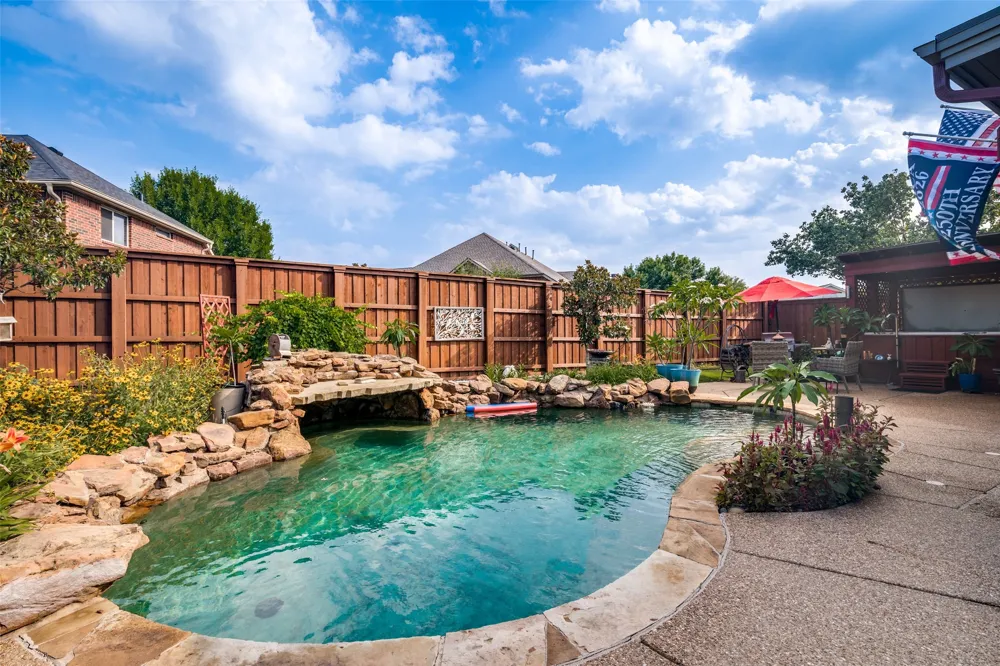 608 Chalk Hill Lane Murphy, TX 75094