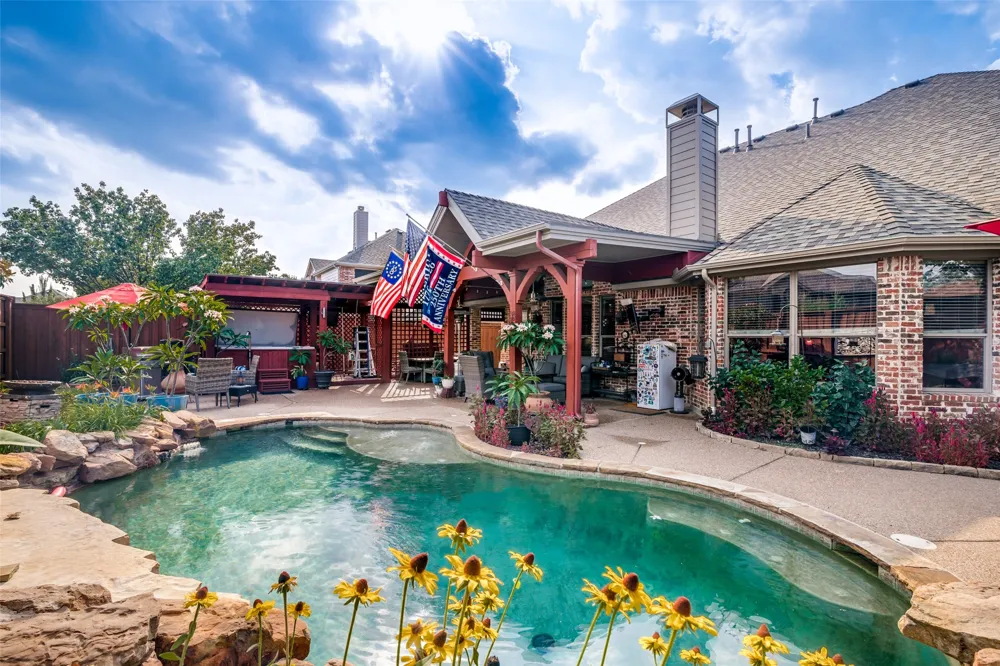 608 Chalk Hill Lane Murphy, TX 75094