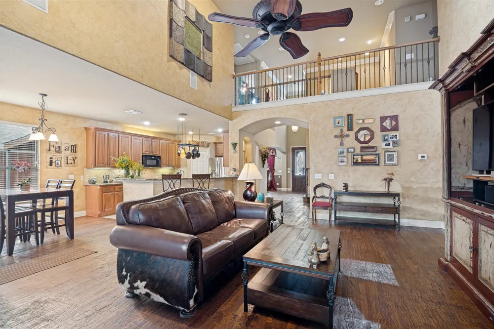 608 Chalk Hill Lane Murphy, TX 75094