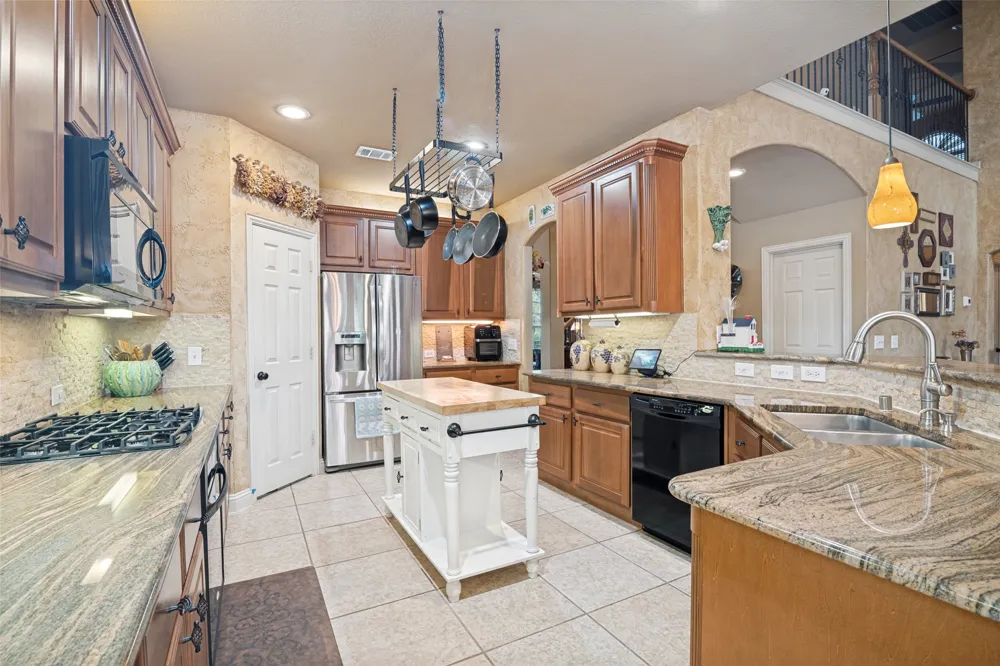 608 Chalk Hill Lane Murphy, TX 75094