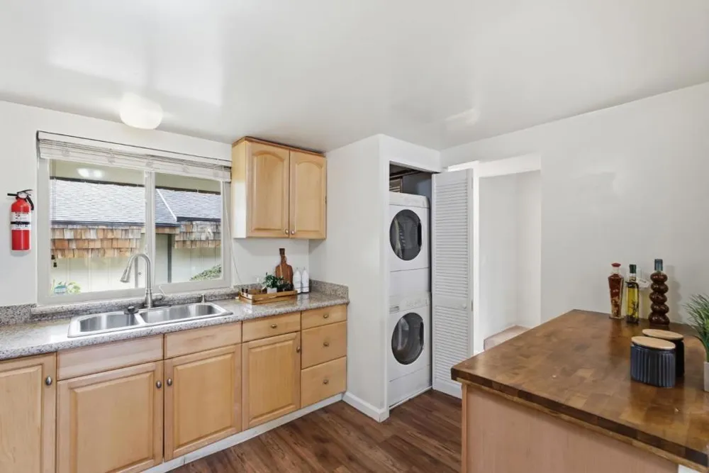 2712 Meath Drive South San Francisco, CA 94080