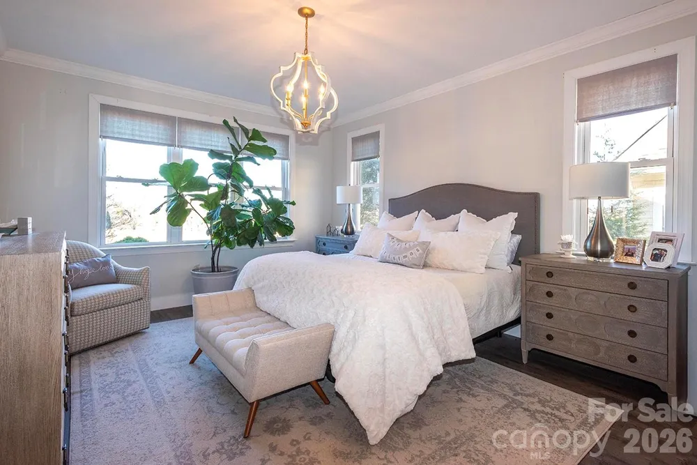 40 Bunker Court Mills River, NC 28759