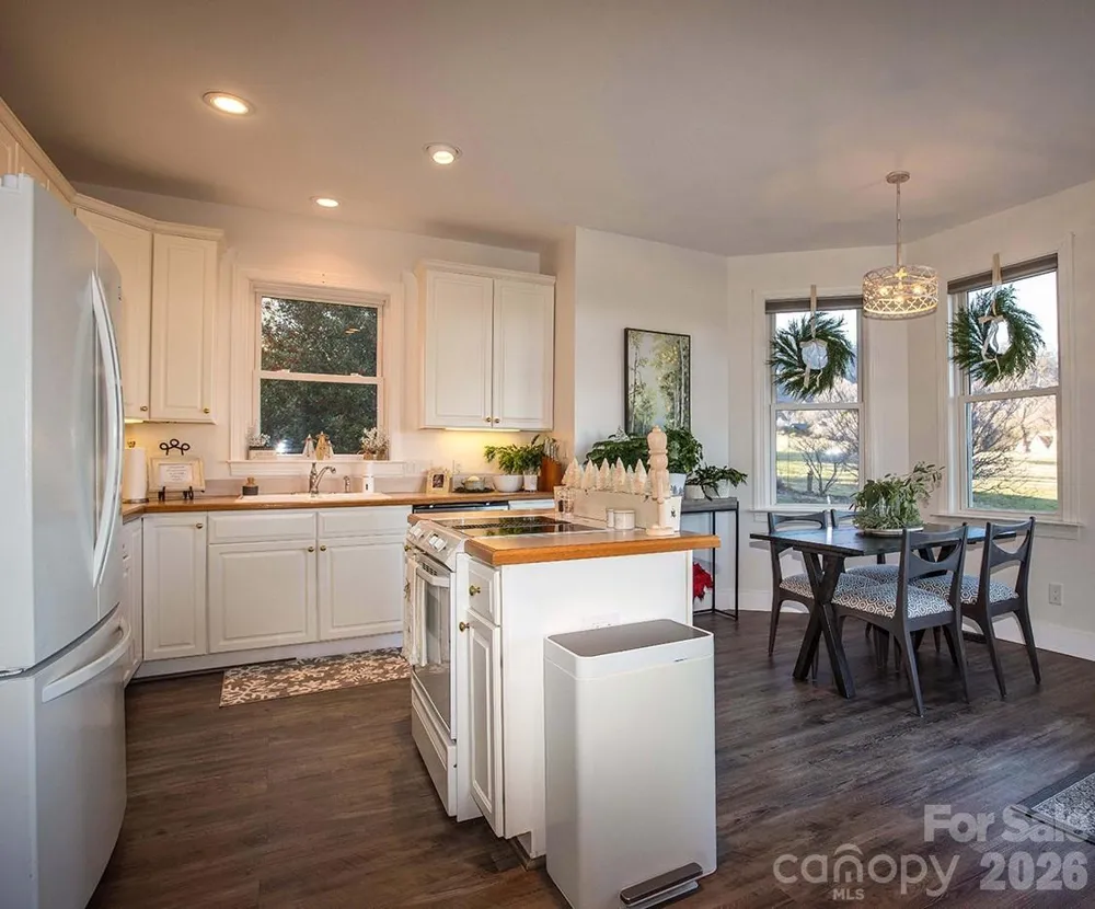 40 Bunker Court Mills River, NC 28759