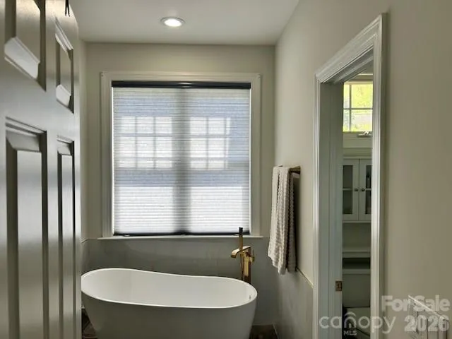 40 Bunker Court Mills River, NC 28759