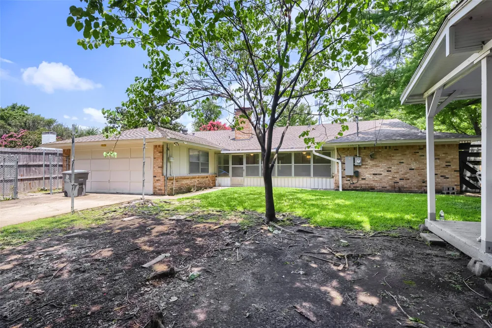 3256 Chapel Downs Drive Dallas, TX 75229