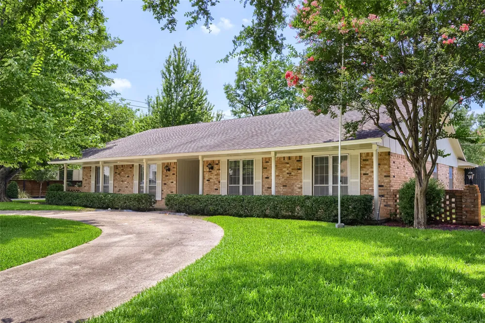 3256 Chapel Downs Drive Dallas, TX 75229