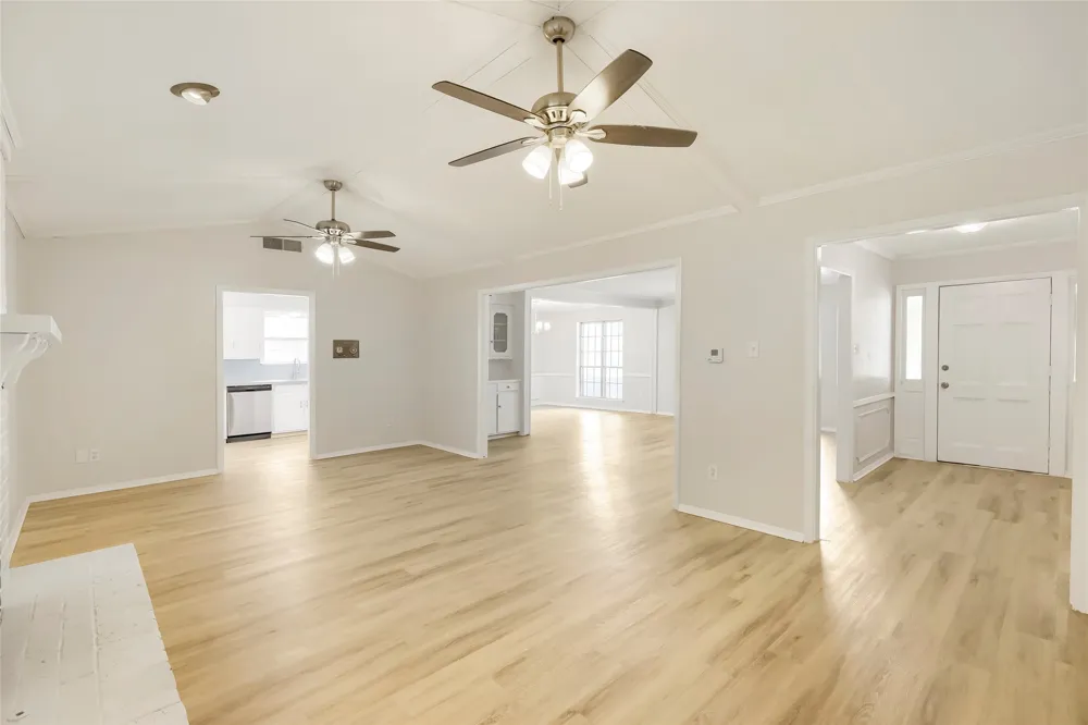 3256 Chapel Downs Drive Dallas, TX 75229