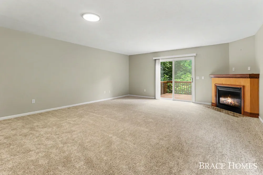1776 Grand Court NE Grand Rapids Charter Township, MI 49525