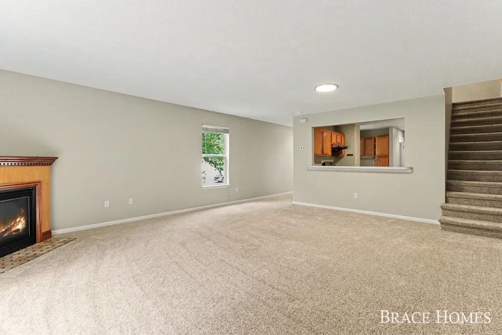 1776 Grand Court NE Grand Rapids Charter Township, MI 49525