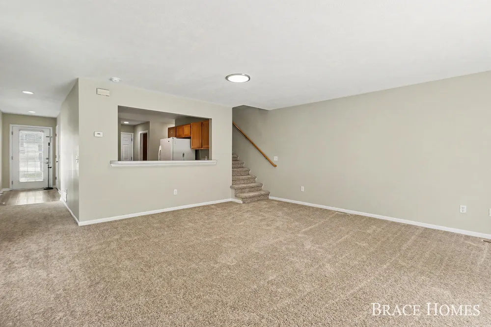 1776 Grand Court NE Grand Rapids Charter Township, MI 49525