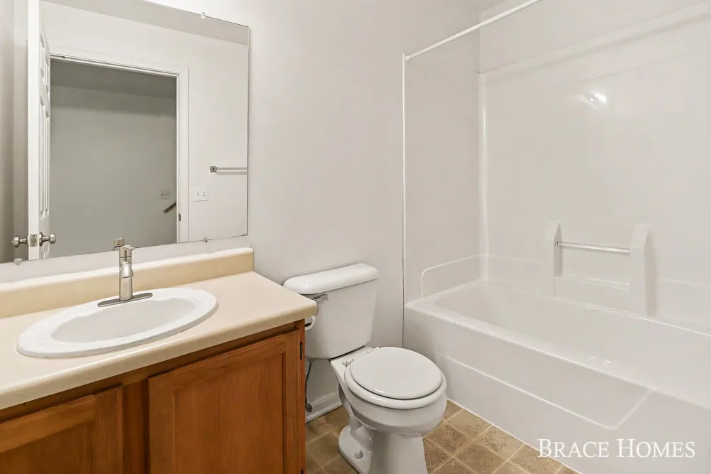 1776 Grand Court NE Grand Rapids Charter Township, MI 49525