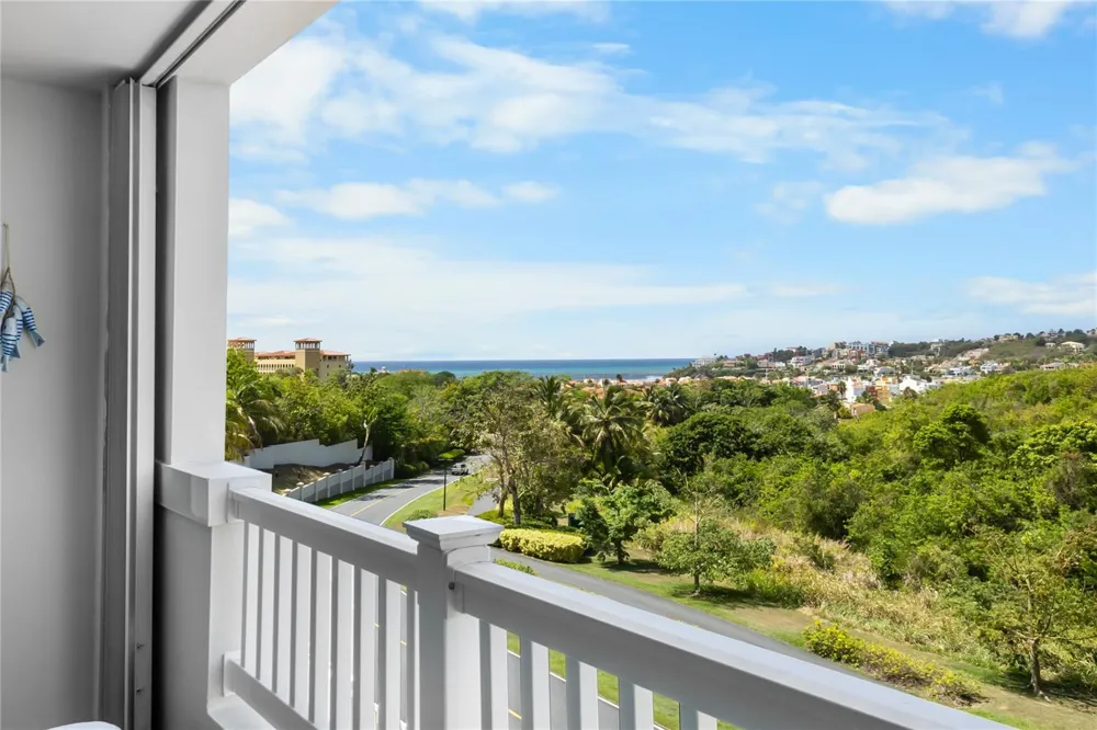 285 PALMAS INN WAY CORNER SE #1303 Humacao, PR 00791