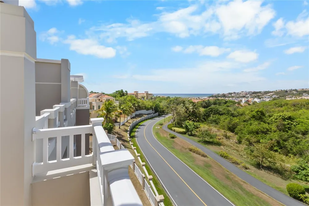285 PALMAS INN WAY CORNER SE #1303 Humacao, PR 00791