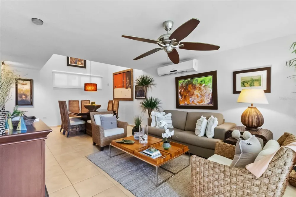 285 PALMAS INN WAY CORNER SE #1303 Humacao, PR 00791