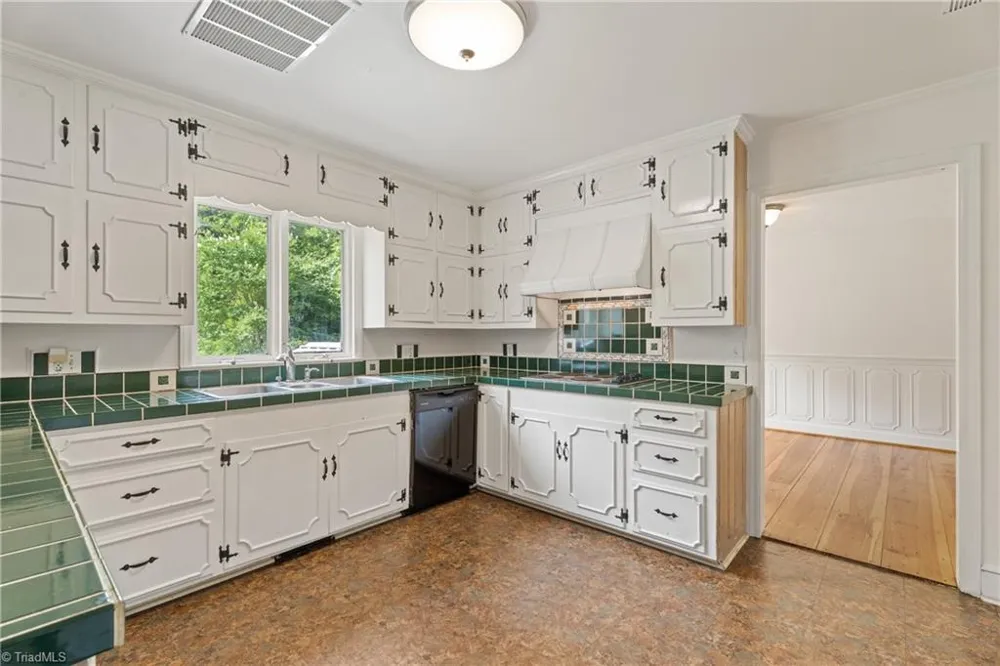8217 Styers Ferry Road Clemmons, NC 27012