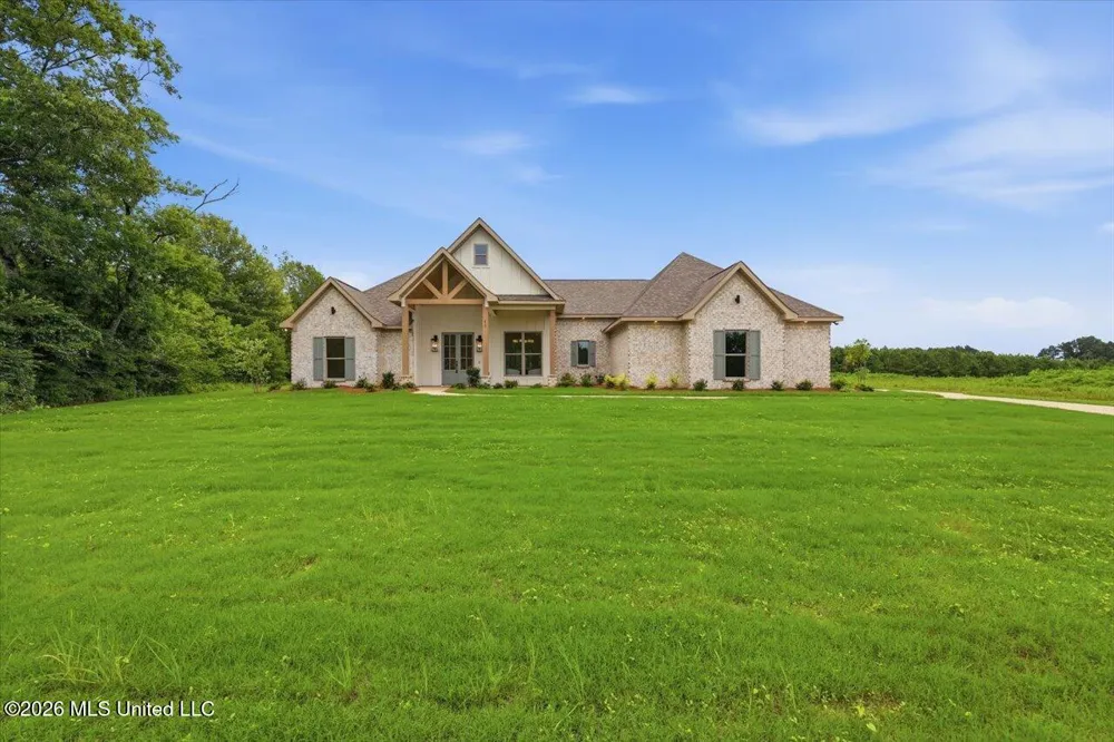 619 Dry Creek Road Magee, MS 39111