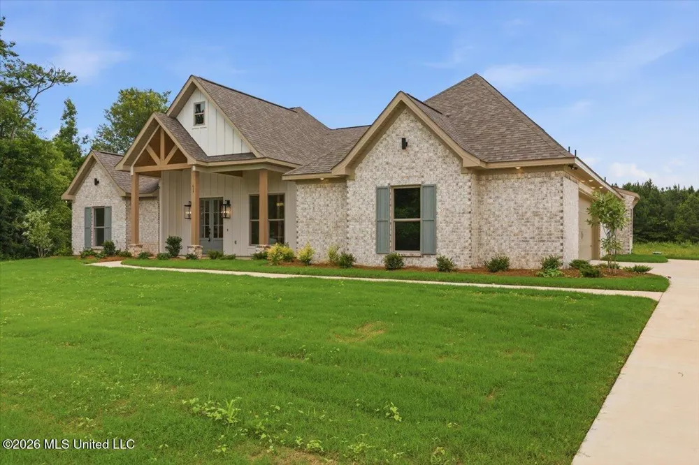 619 Dry Creek Road Magee, MS 39111