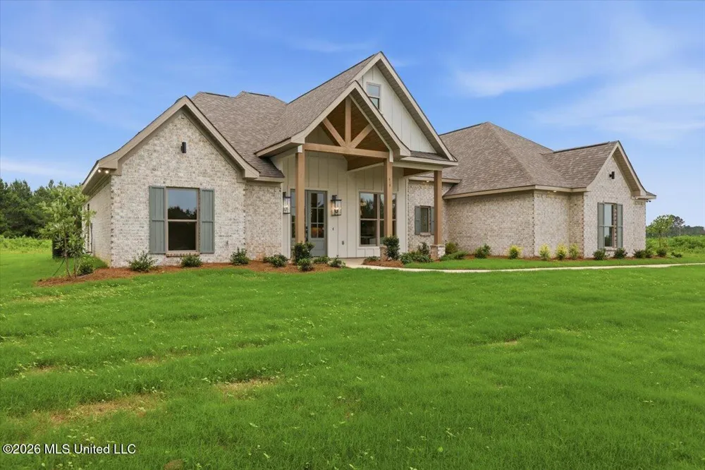 619 Dry Creek Road Magee, MS 39111