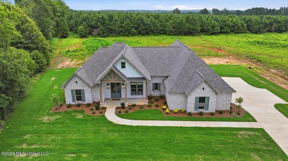 619 Dry Creek Road Magee, MS 39111