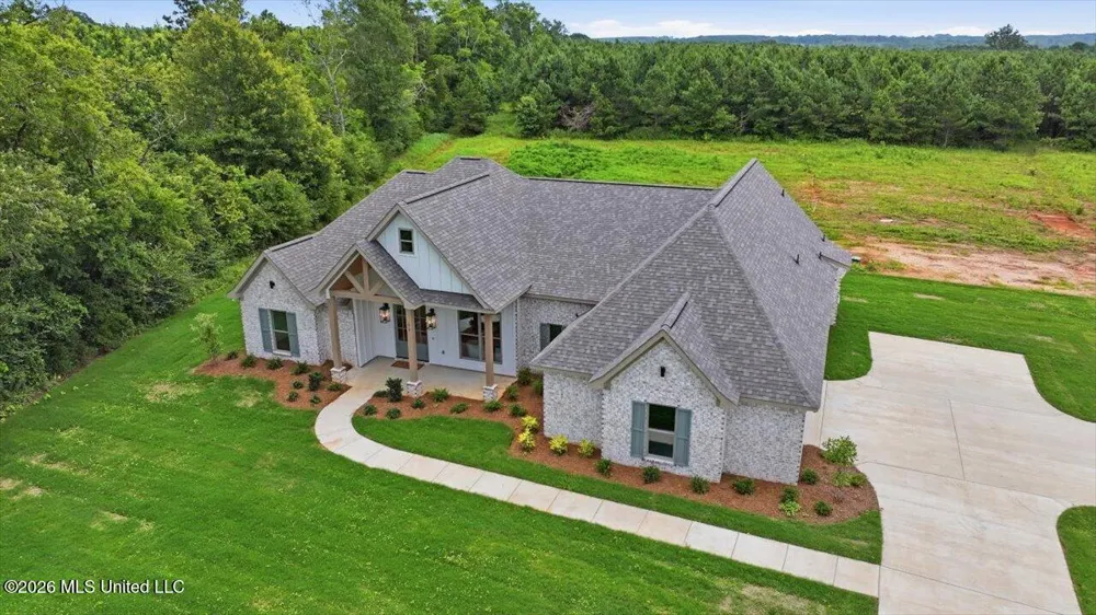619 Dry Creek Road Magee, MS 39111