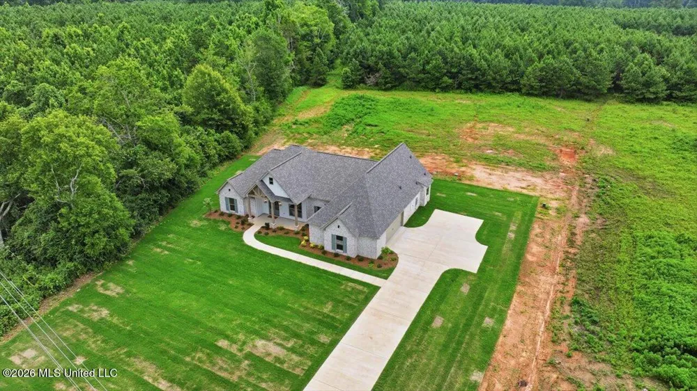 619 Dry Creek Road Magee, MS 39111