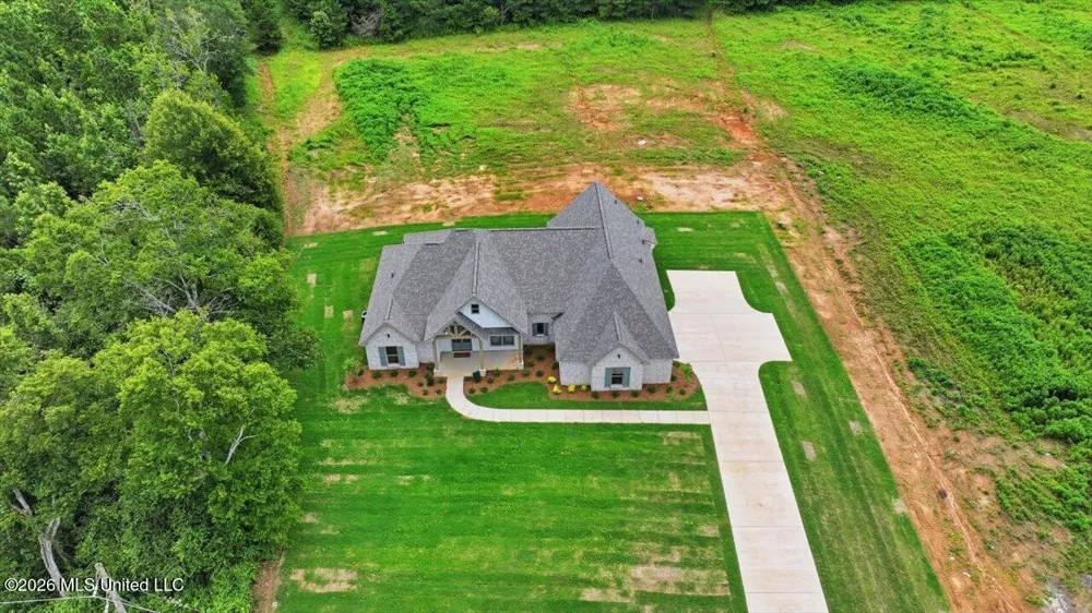 619 Dry Creek Road Magee, MS 39111