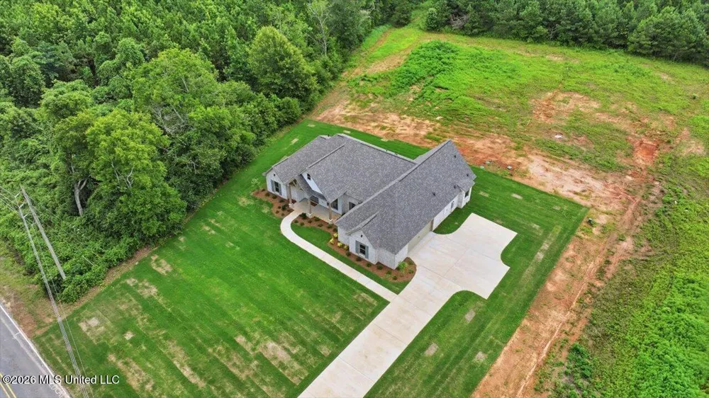 619 Dry Creek Road Magee, MS 39111