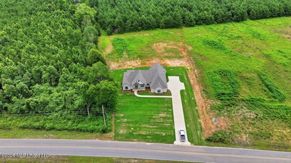 619 Dry Creek Road Magee, MS 39111
