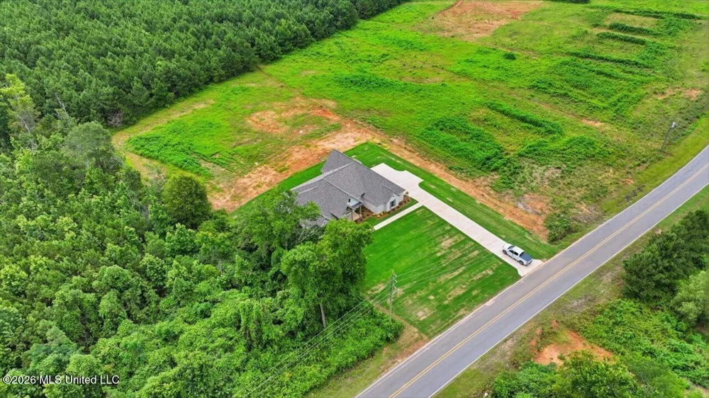 619 Dry Creek Road Magee, MS 39111