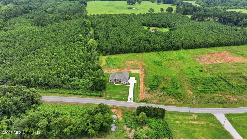 619 Dry Creek Road Magee, MS 39111