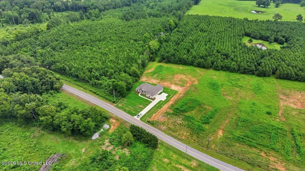 619 Dry Creek Road Magee, MS 39111