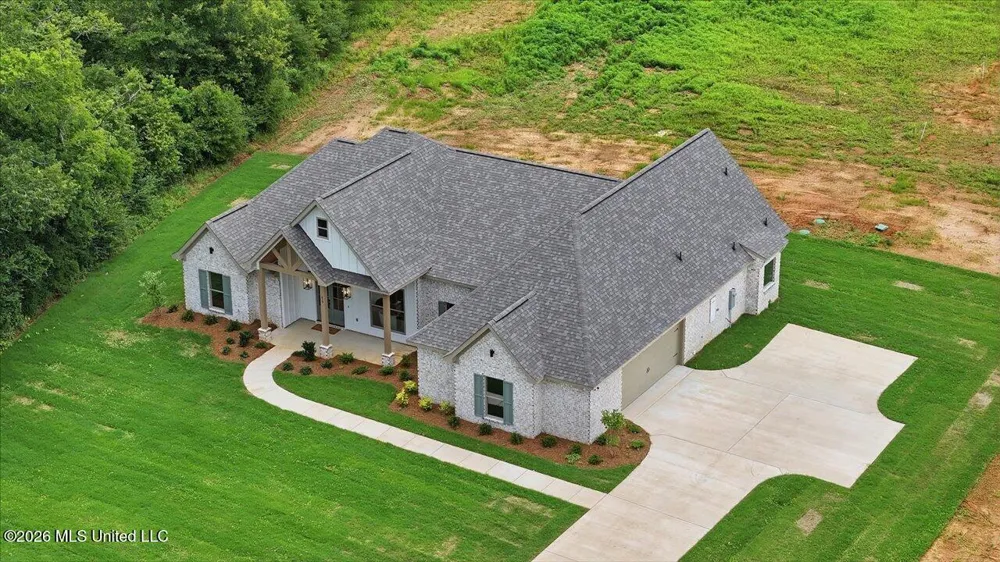 619 Dry Creek Road Magee, MS 39111