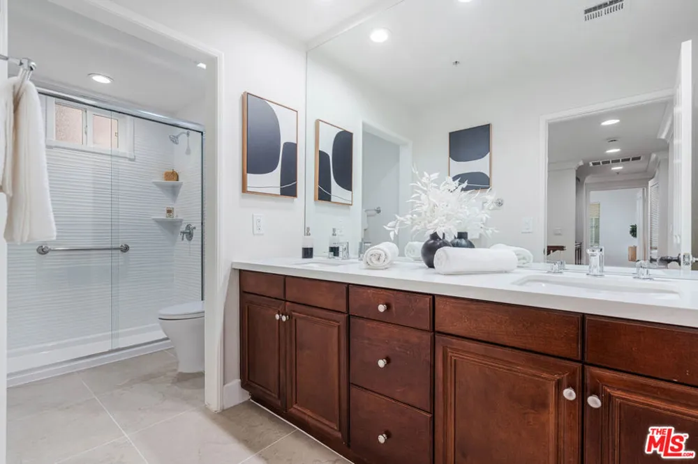 6020 Seabluff Drive #114 Playa Vista, CA 90094