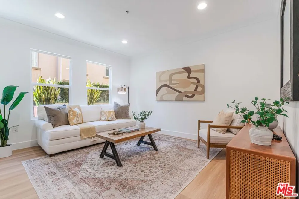 6020 Seabluff Drive #114 Playa Vista, CA 90094