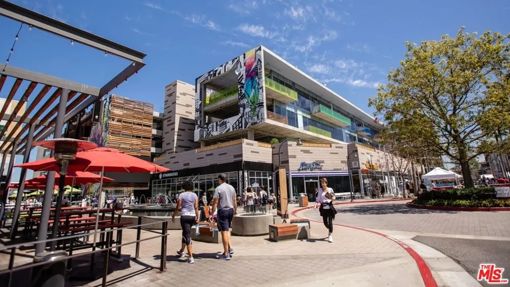 6020 Seabluff Drive #114 Playa Vista, CA 90094