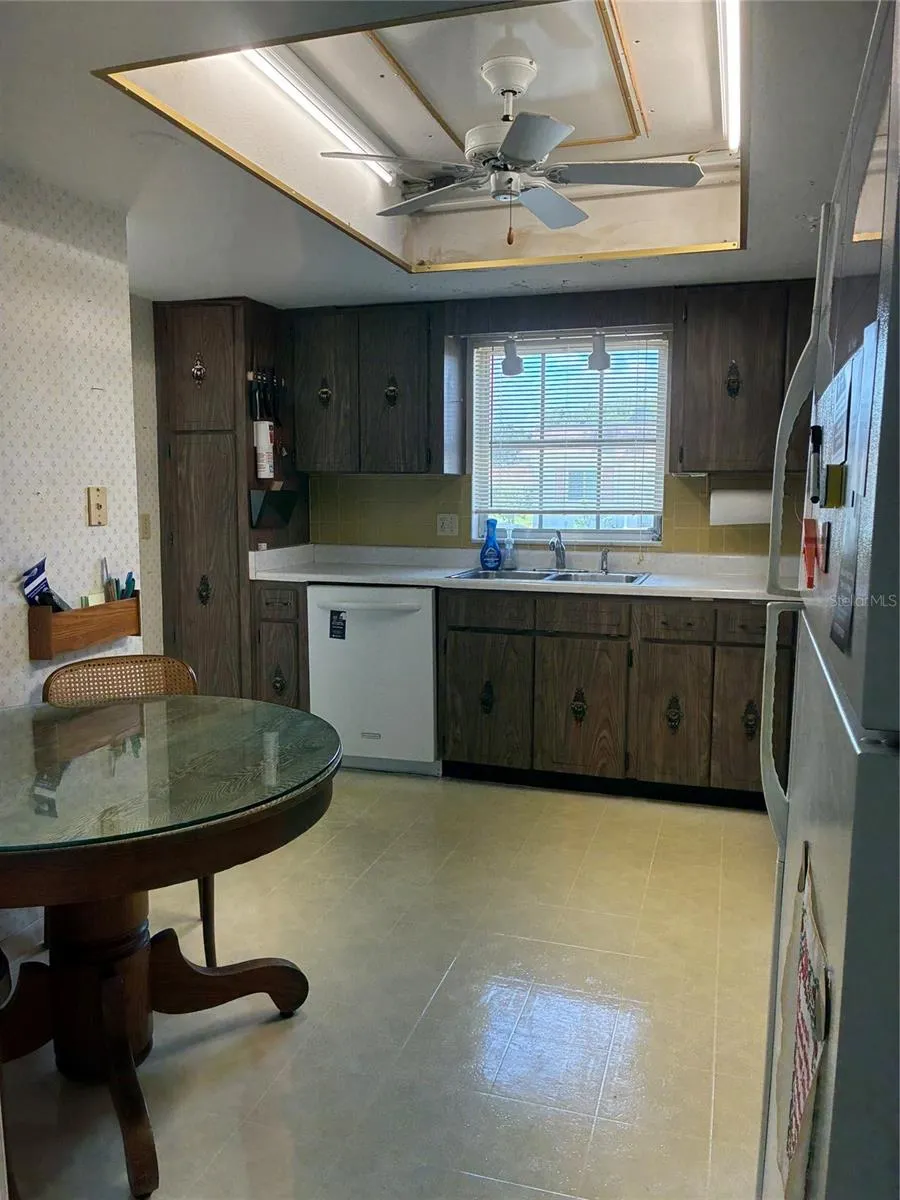 1657 S LAKE AVENUE #1 Clearwater, FL 33756