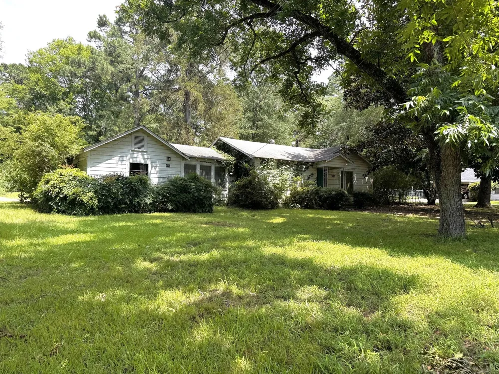 406 Pace Ave. Naples, TX 75568