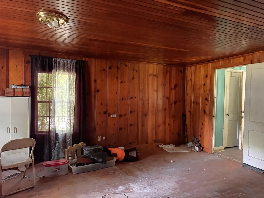 406 Pace Ave. Naples, TX 75568