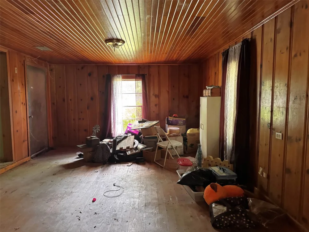 406 Pace Ave. Naples, TX 75568
