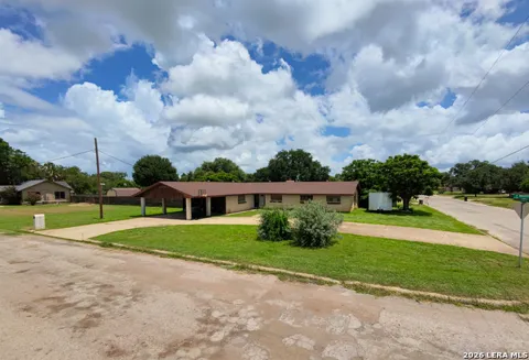 717 E. Brazos