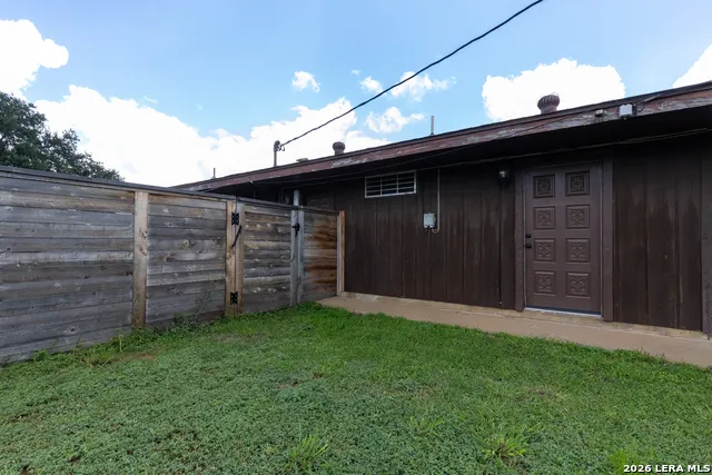 717 E. Brazos Pearsall, TX 78061