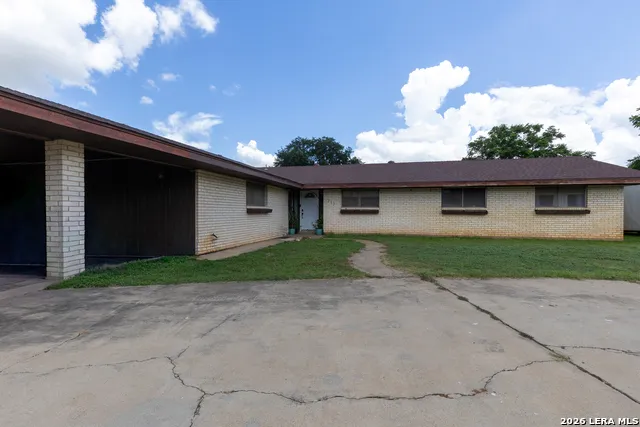717 E. Brazos Pearsall, TX 78061