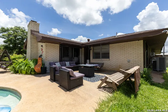 717 E. Brazos Pearsall, TX 78061