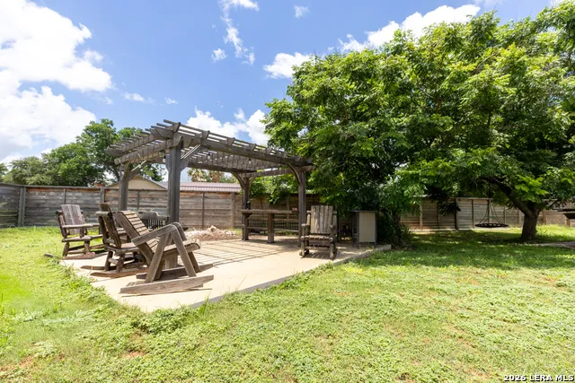 717 E. Brazos Pearsall, TX 78061