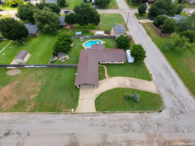 717 E. Brazos Pearsall, TX 78061