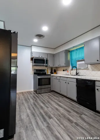 717 E. Brazos Pearsall, TX 78061