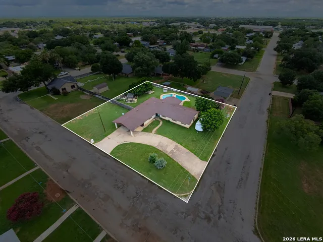 717 E. Brazos Pearsall, TX 78061